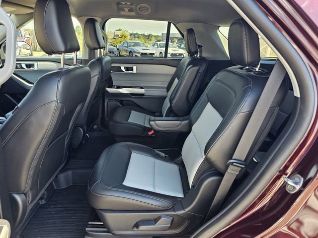Certified 2022 Ford Explorer XLT w/ Equipment Group 202A image 16