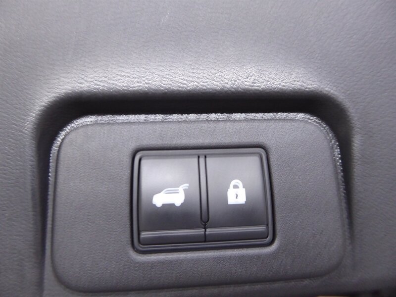 Used 2022 Nissan Rogue SV w/ SV Premium Package FWD image 34