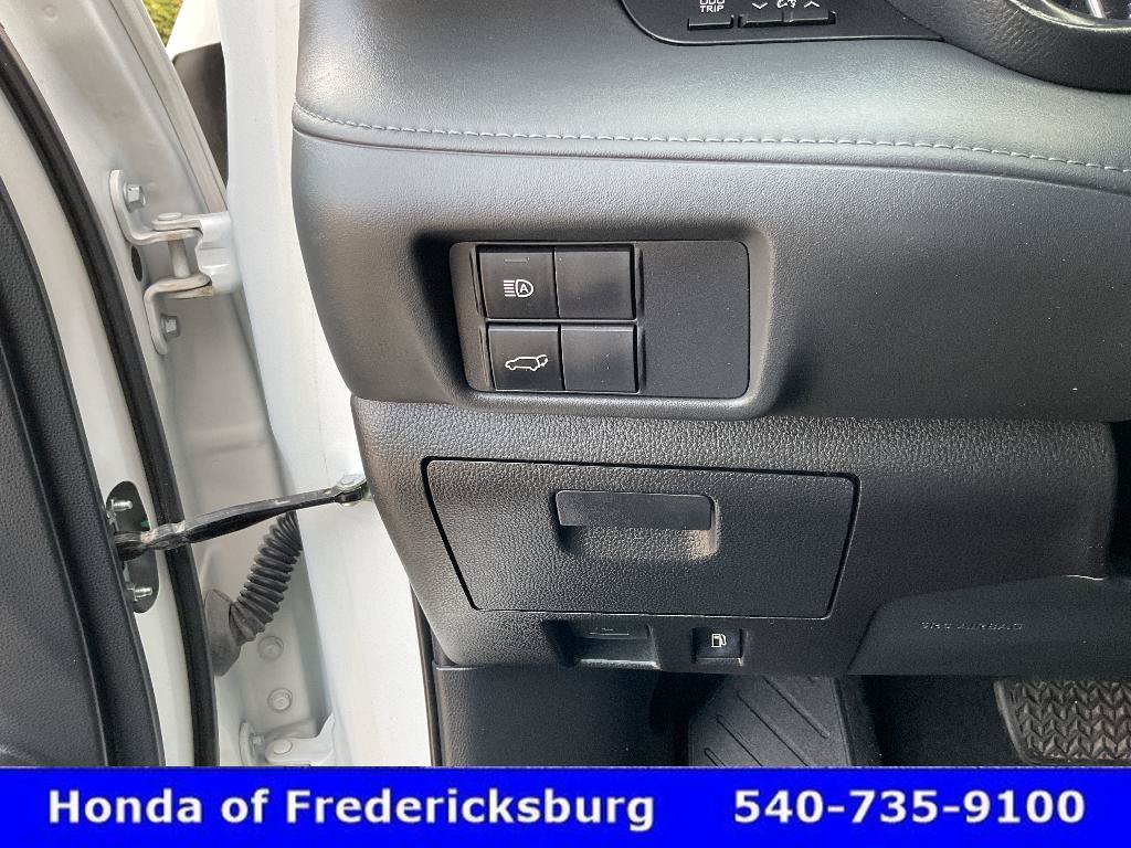 Used 2021 Toyota Highlander XLE AWD/4WD image 38