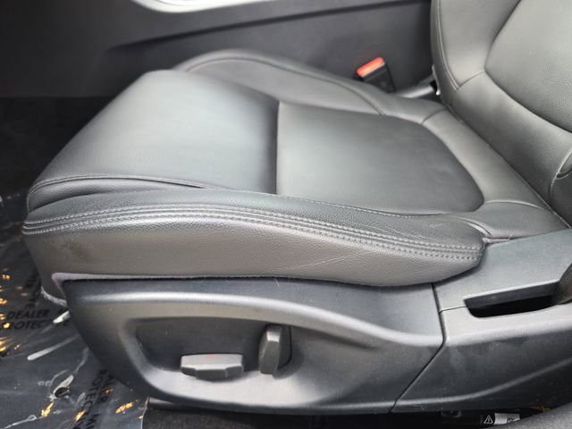 Used 2018 Jaguar XF Premium image 31