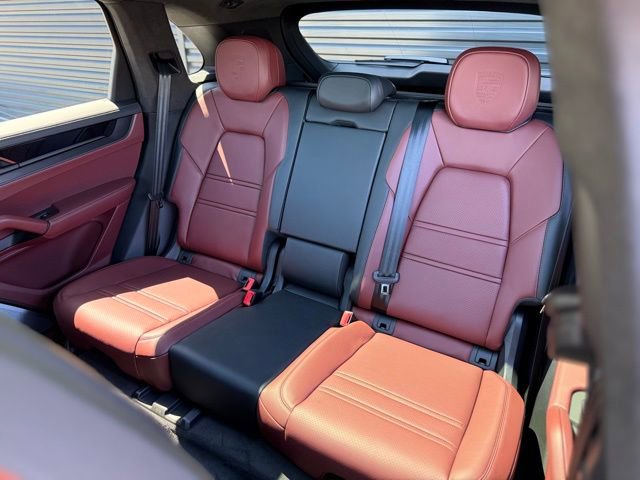 New 2025 Porsche Cayenne GTS image 23