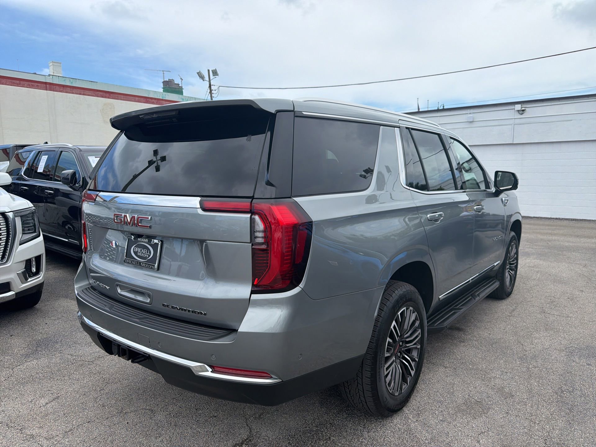 Used 2025 GMC Yukon Elevation RWD image 14