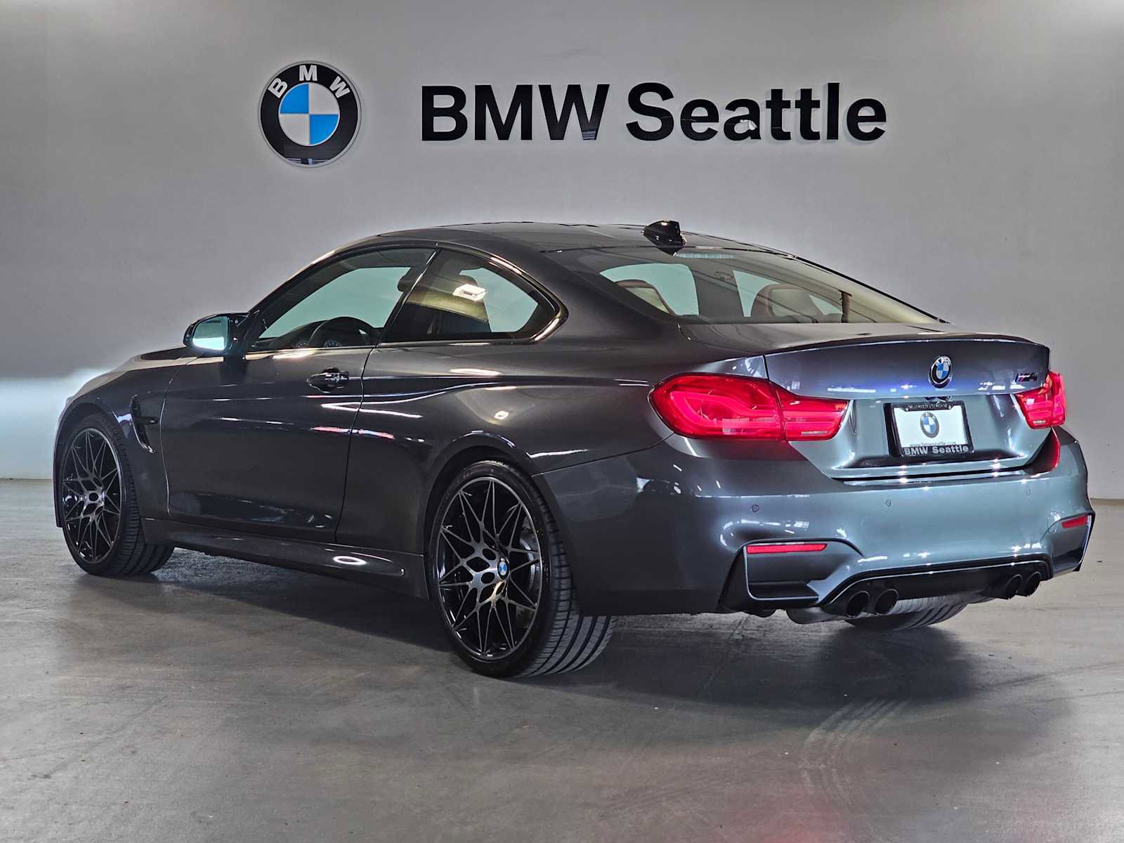 Used 2018 BMW M4 Coupe RWD image 5