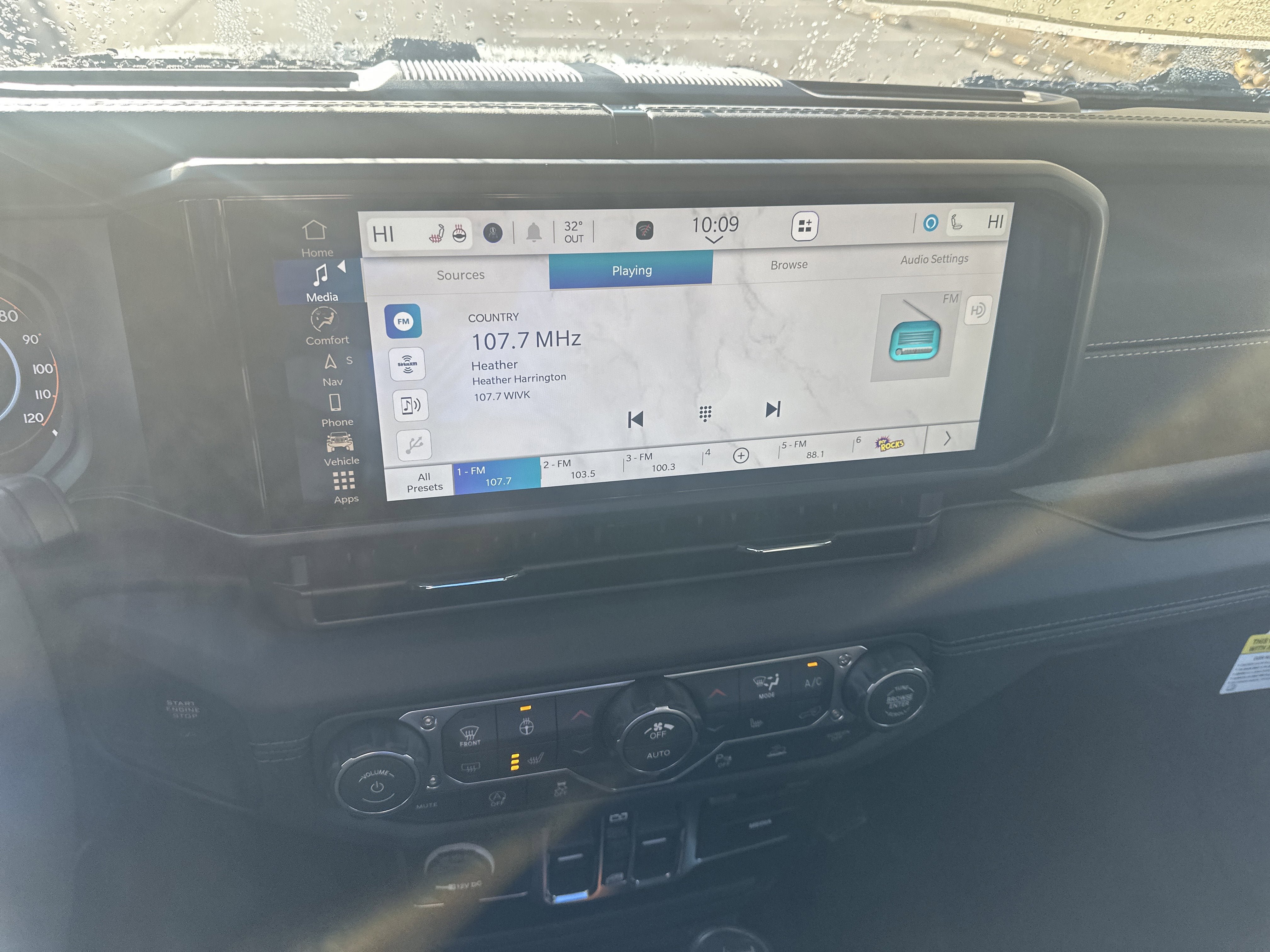 New 2026 Jeep Wrangler Unlimited Sahara AWD/4WD image 36