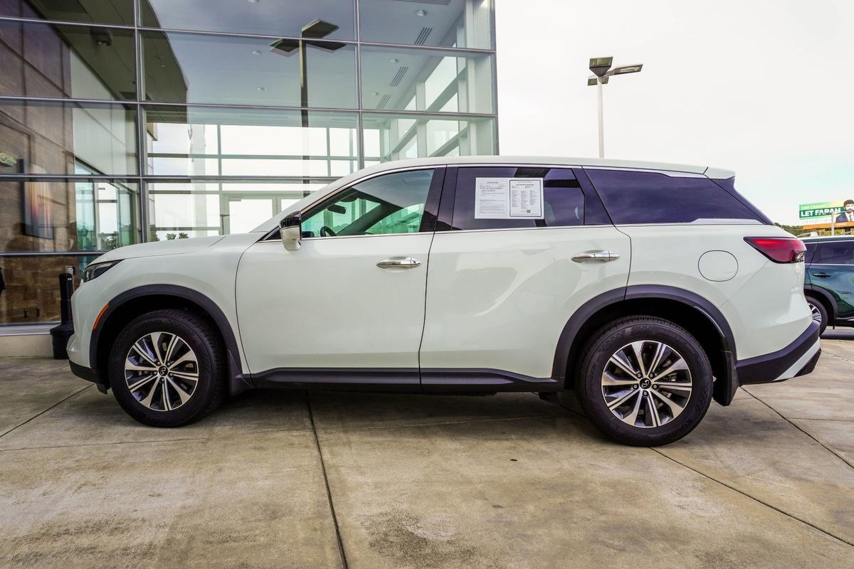 Used 2023 INFINITI QX60 Pure image 9