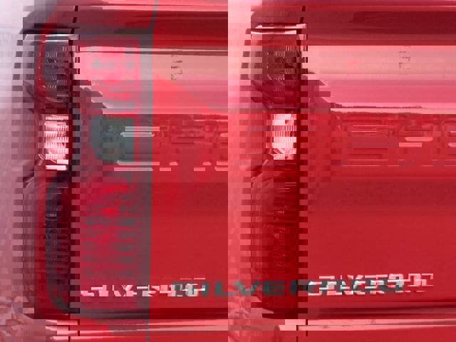 Used 2022 Chevrolet Silverado 1500 Custom image 6