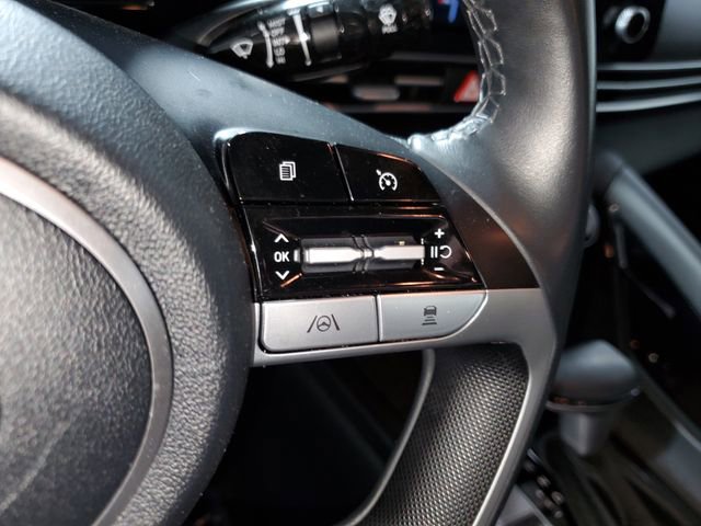 Used 2022 Hyundai Elantra SEL w/ Convenience + Premium Package FWD image 15