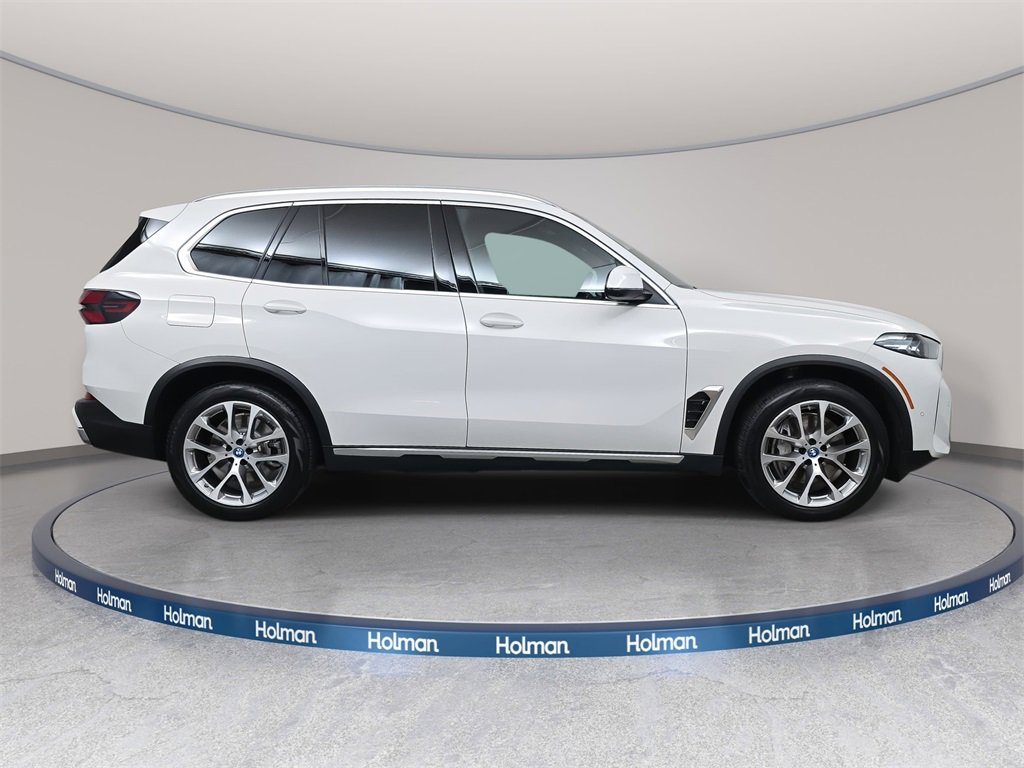 Used 2024 BMW X5 xDrive50e w/ Parking Assistance Package image 5