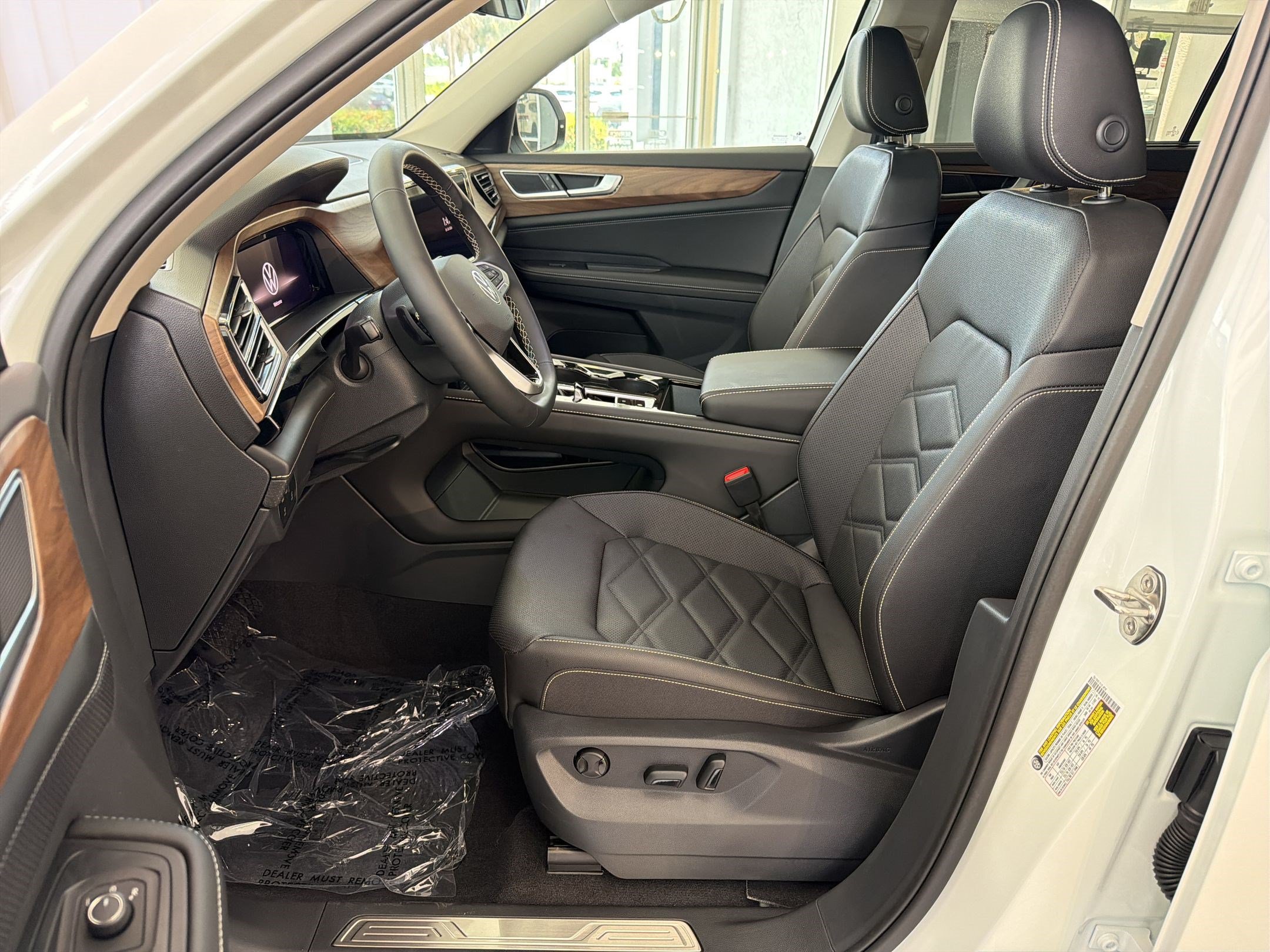 New 2026 Volkswagen Atlas SE FWD image 5