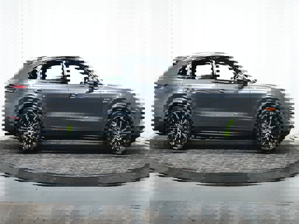 New 2025 Porsche Cayenne S image 8