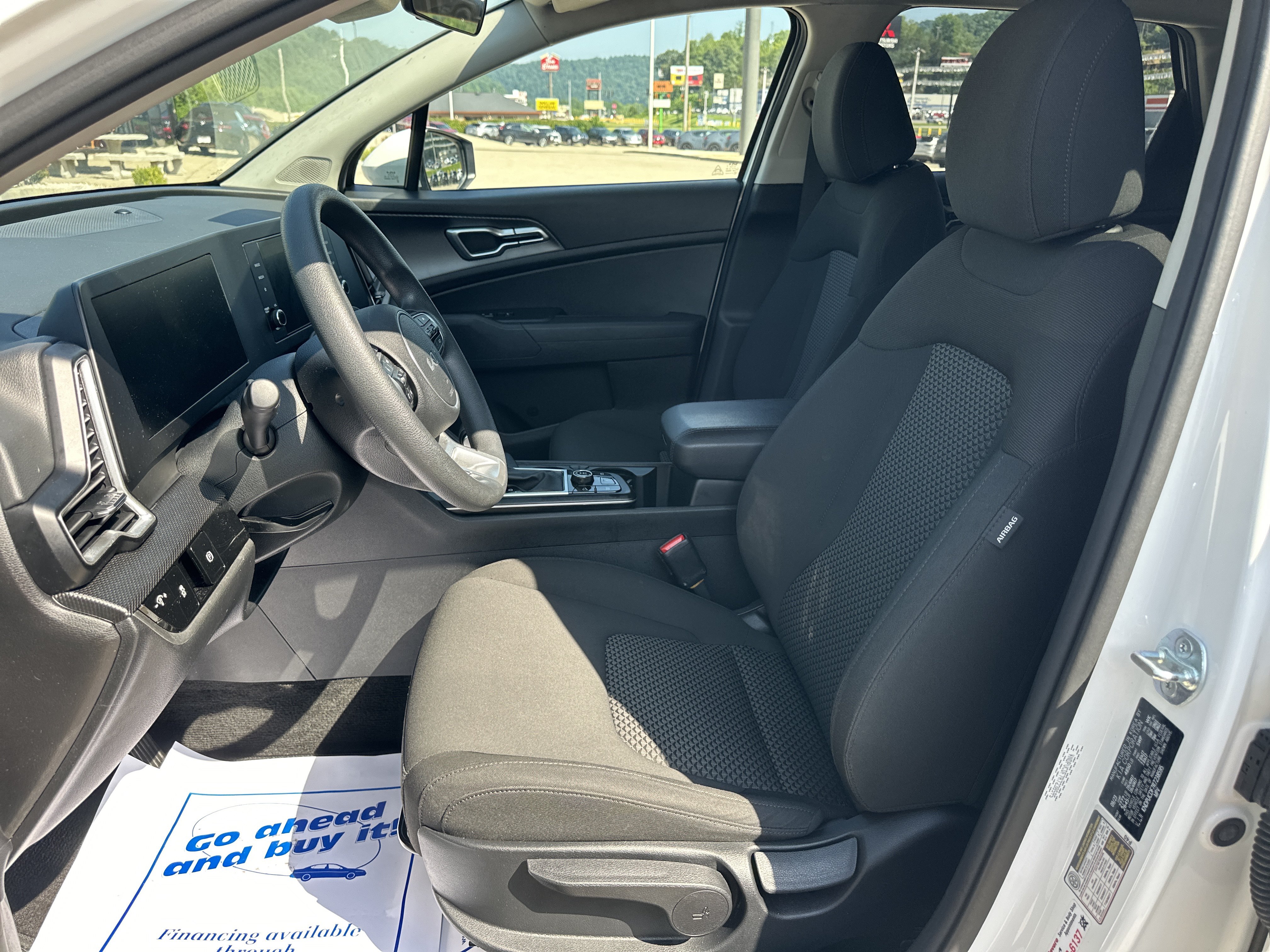 Used 2024 Kia Sportage LX AWD/4WD image 19