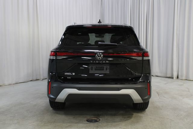 Used 2025 Volkswagen Tiguan SE FWD image 22