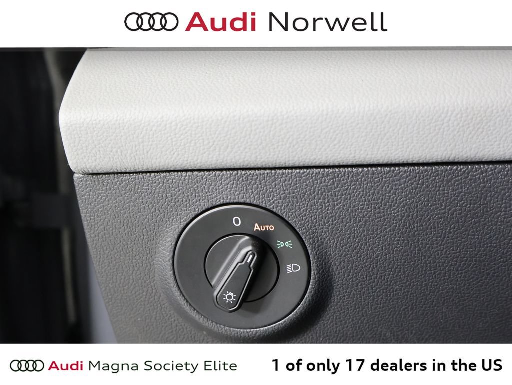 Used 2023 Volkswagen Taos SE AWD/4WD image 24