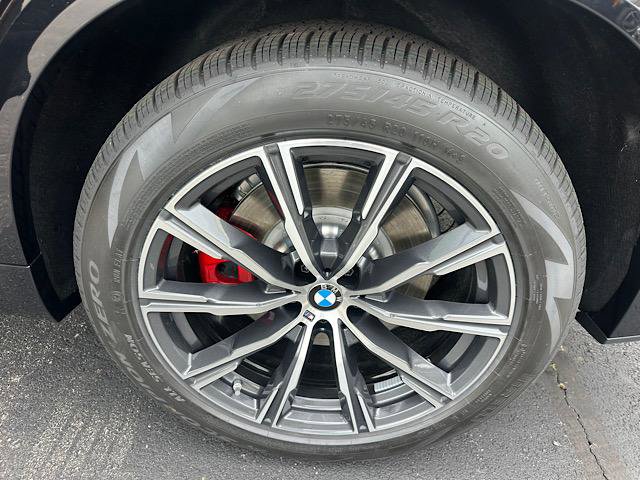 New 2026 BMW X5 xDrive50e w/ M Sport Package AWD/4WD image 7
