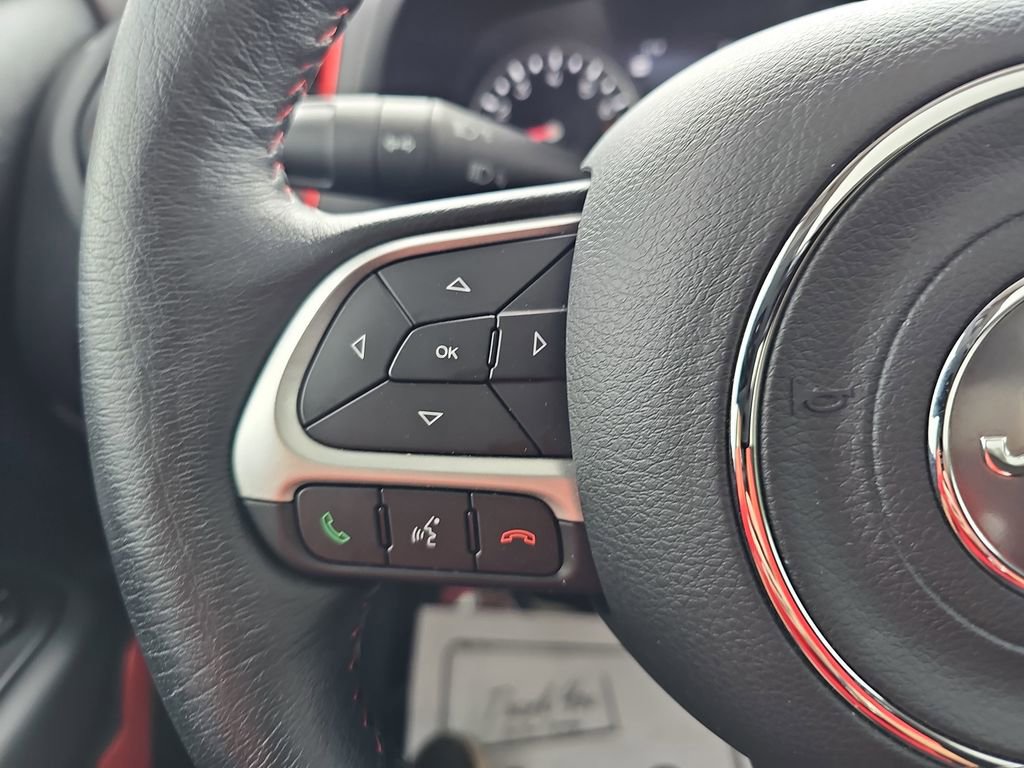 Used 2023 Jeep Renegade Latitude w/ Sun/Sound Group AWD/4WD image 21