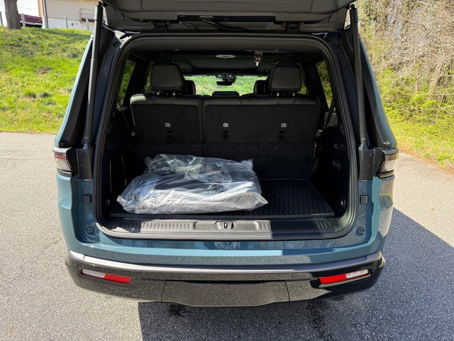 New 2026 Jeep Grand Wagoneer 4WD image 21