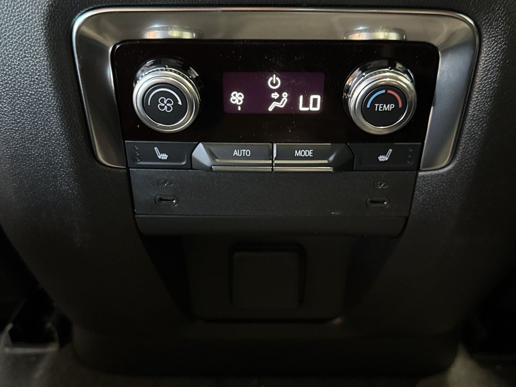 New 2026 GMC Yukon AT4 w/ AT4 Premium Package AWD/4WD image 15