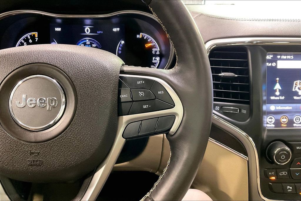 Used 2018 Jeep Grand Cherokee Overland AWD/4WD image 12