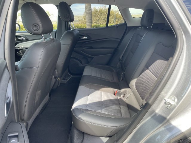 Used 2025 Chevrolet Trax LT FWD image 23