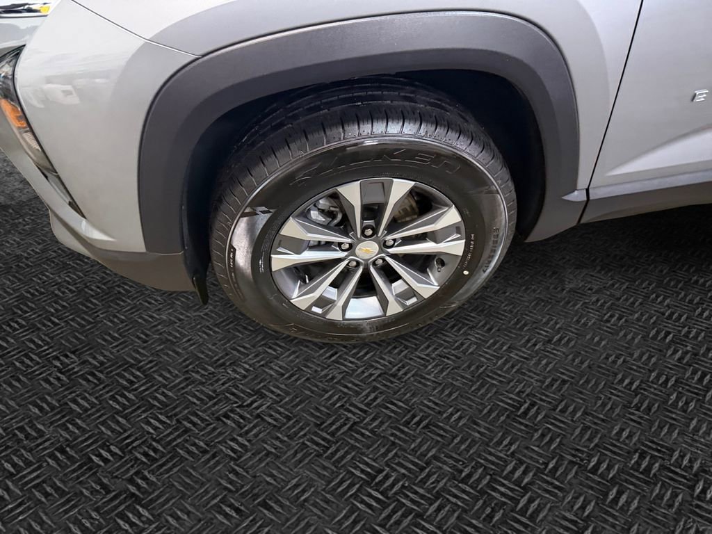 Certified 2025 Chevrolet Equinox LT w/ Convenience Package II image 11