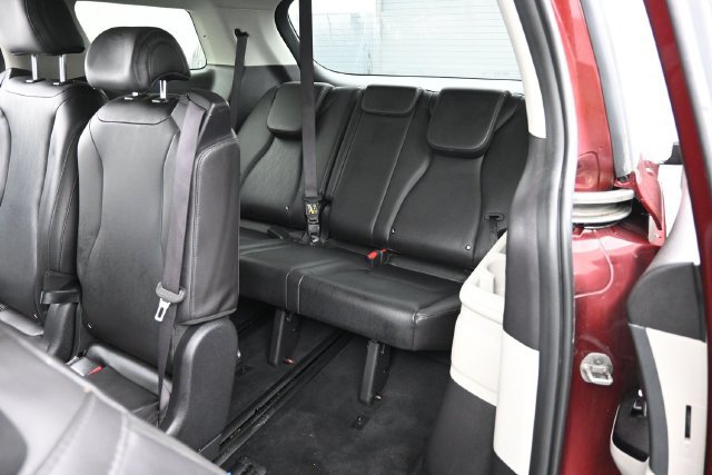 Used 2024 Kia Carnival LX FWD image 24