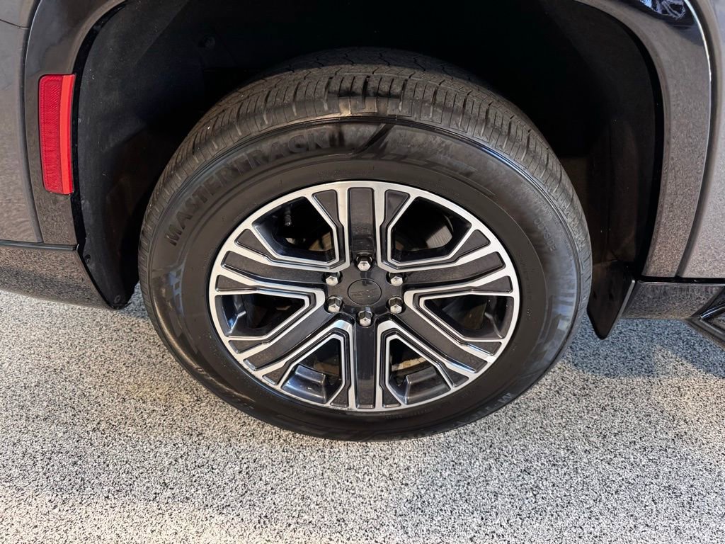 Used 2024 Jeep Wagoneer L Series II w/ Flexible Seating Group AWD/4WD image 7