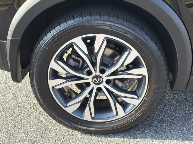 Used 2018 INFINITI QX30 AWD image 19