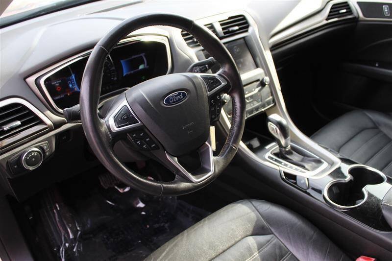 Used 2014 Ford Fusion Energi SE FWD image 19