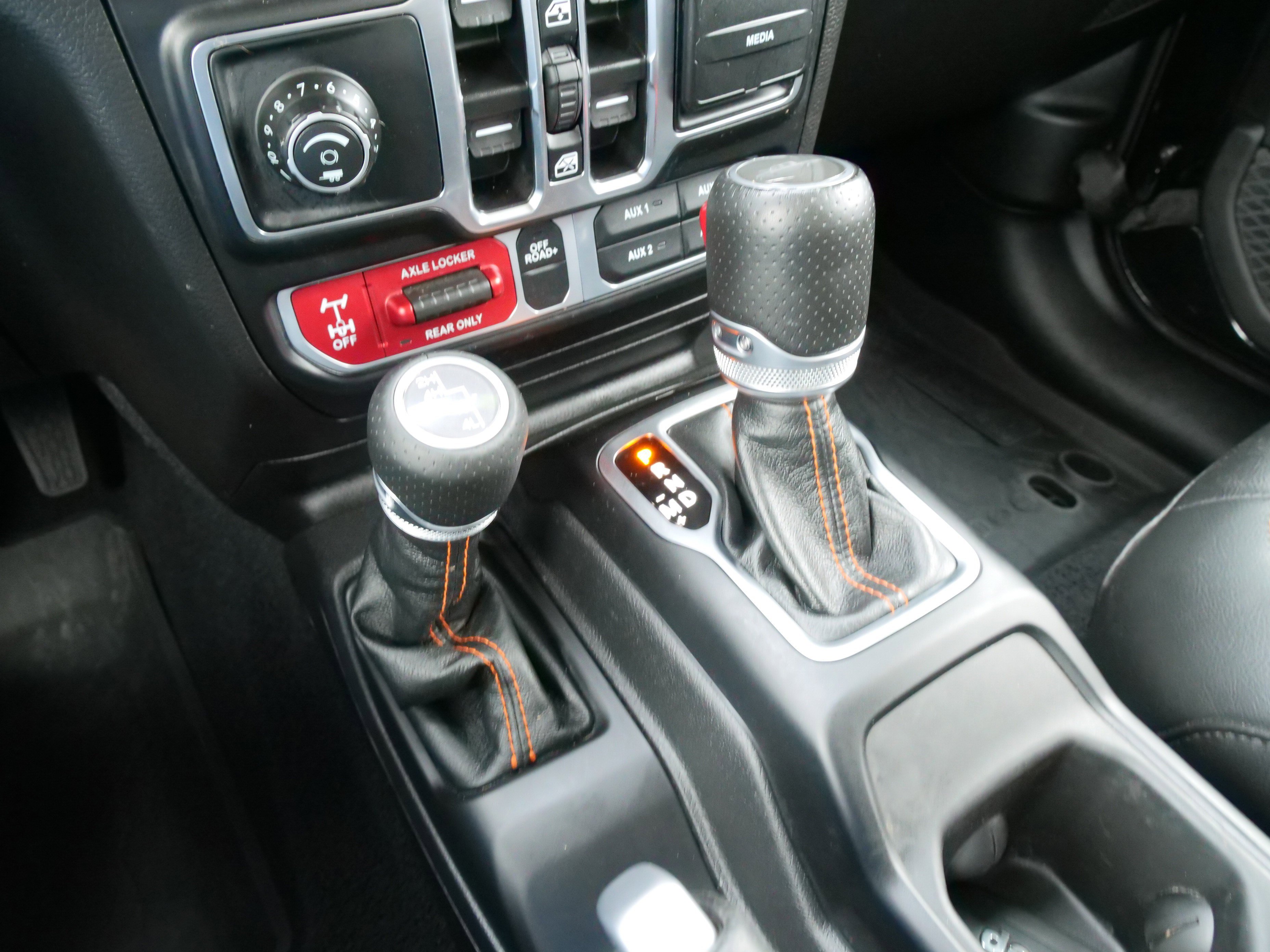 Used 2023 Jeep Gladiator Mojave w/ Cold Weather Group image 24