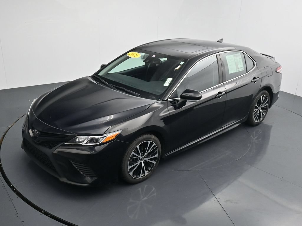 Used 2020 Toyota Camry SE w/ Audio Package FWD image 27