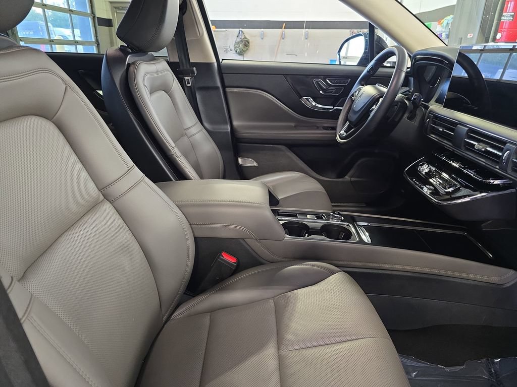 Used 2023 Lincoln Corsair AWD w/ Equipment Group 101A image 11