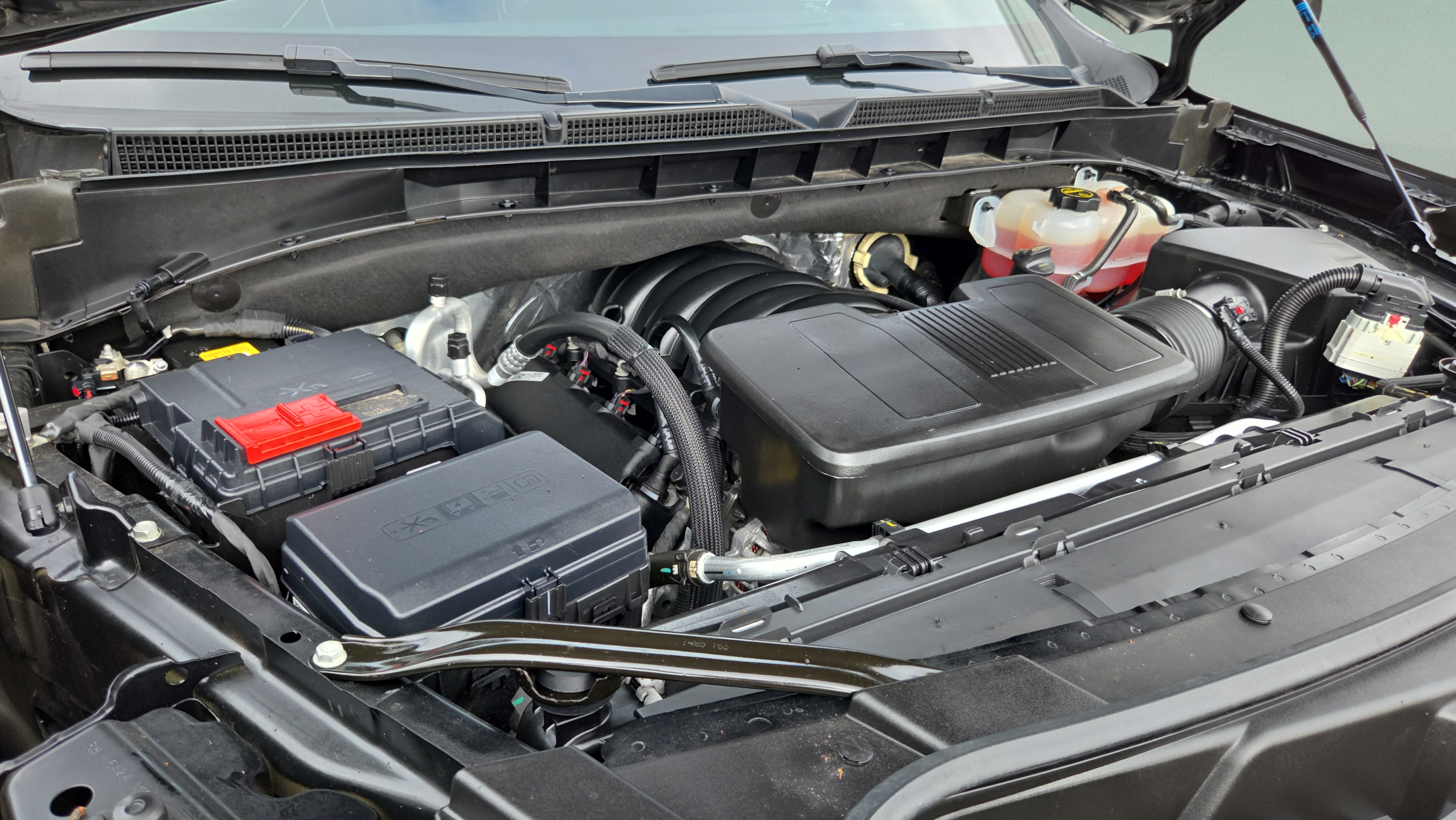 Certified 2024 Cadillac Escalade Sport RWD image 18