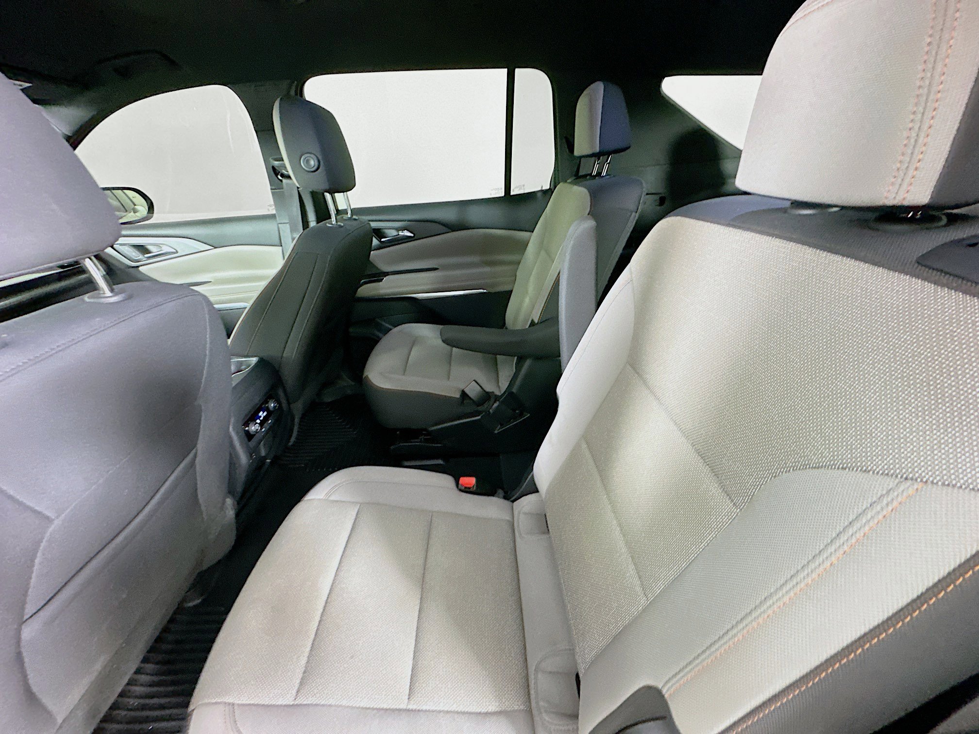 Used 2024 Chevrolet Traverse LT w/ Midnight/Sport Edition image 31