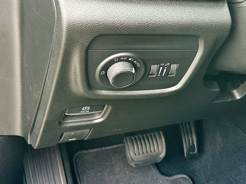 New 2026 Jeep Grand Cherokee Altitude AWD/4WD image 15