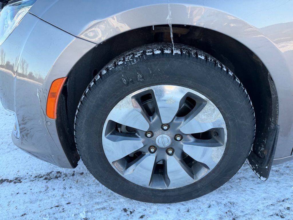 Used 2017 Chrysler Pacifica Platinum image 39