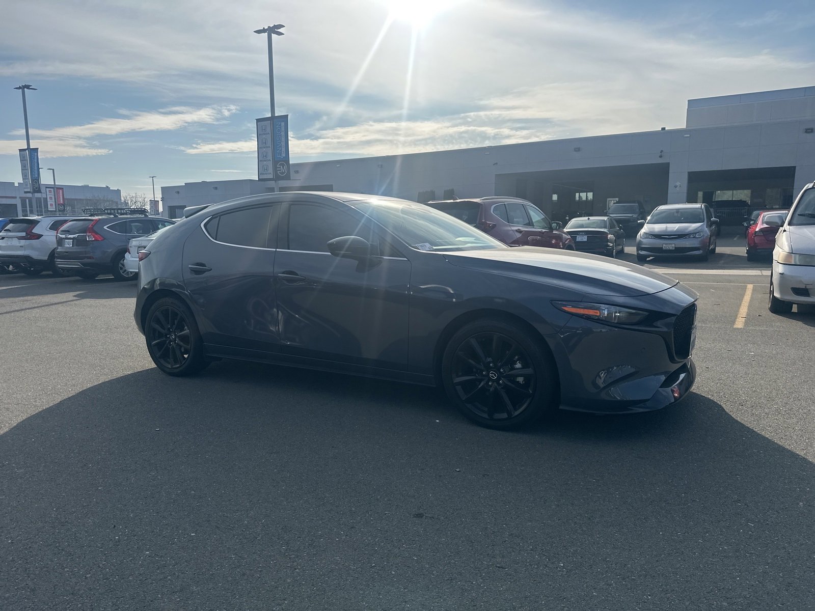 Used 2024 MAZDA MAZDA3 Hatchback w/Premium Plus Pkg image 2