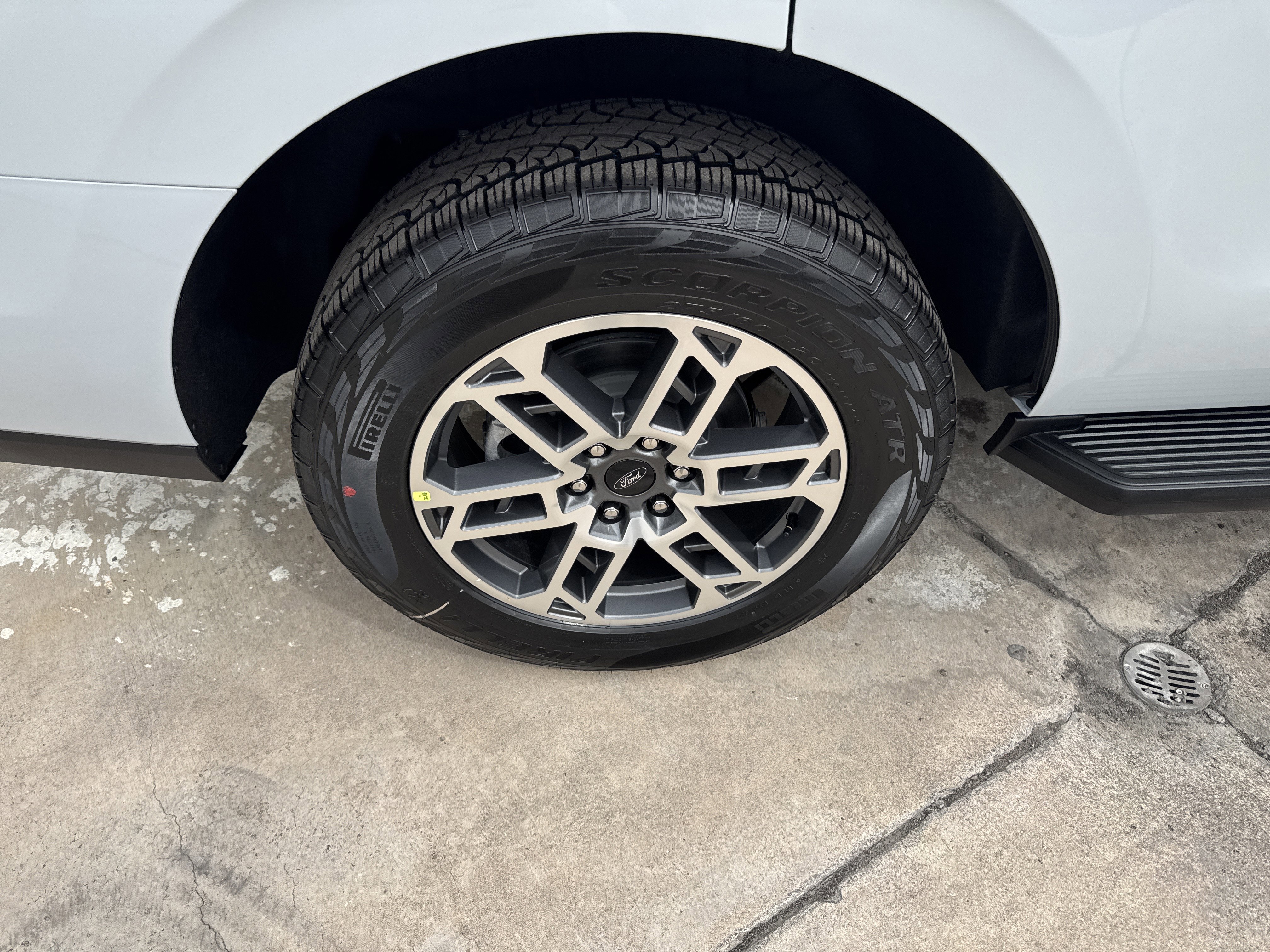 New 2026 Ford Expedition Active image 9