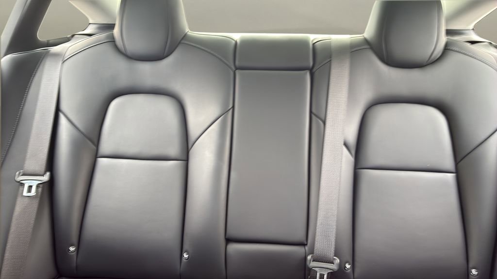 Used 2018 Tesla Model 3 Long Range image 16