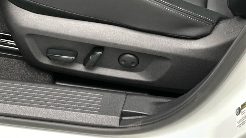 Certified 2023 Nissan Rogue SV w/ SV Premium B Package image 18