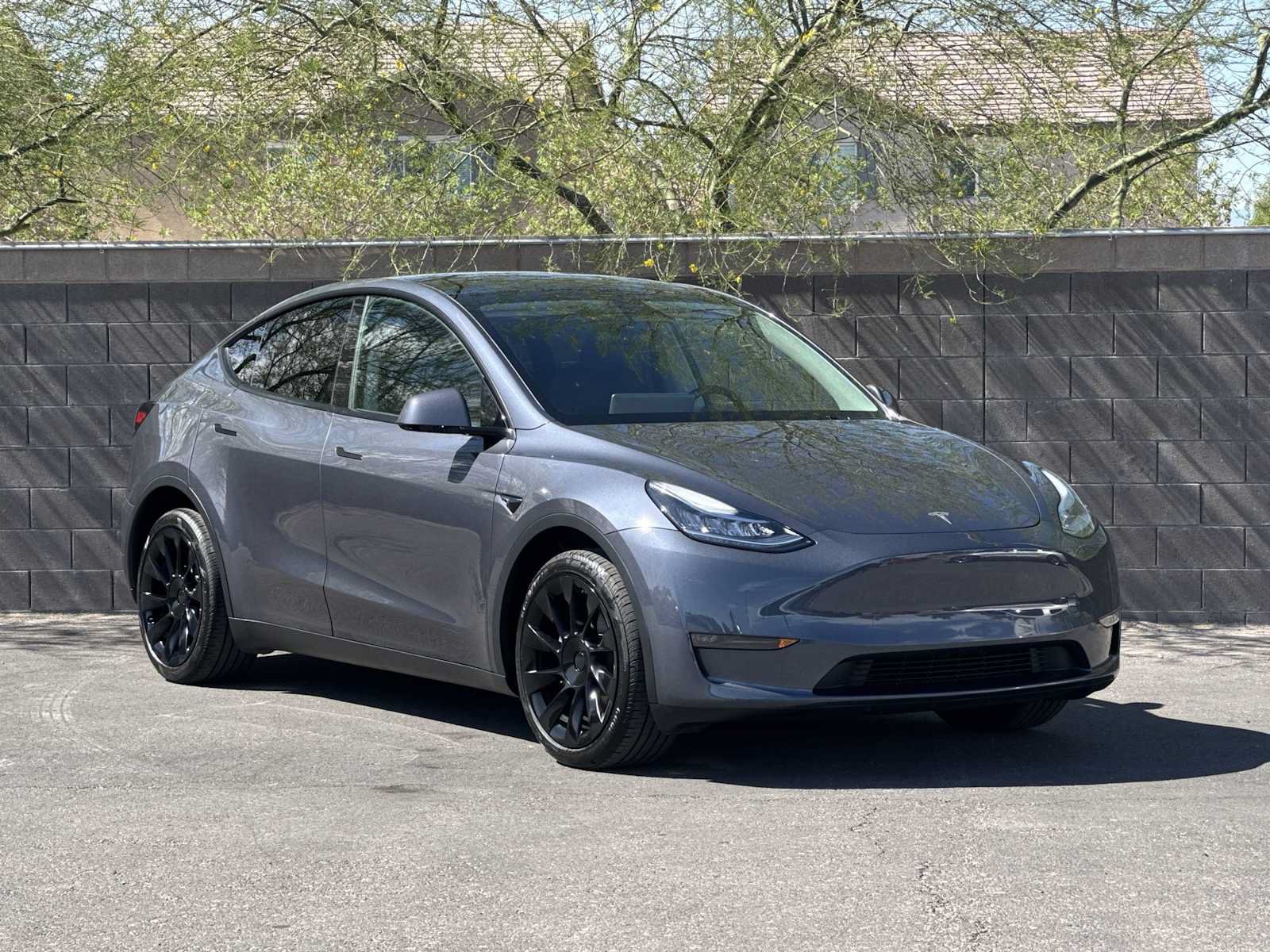 Used 2023 Tesla Model Y Long Range AWD/4WD image 2