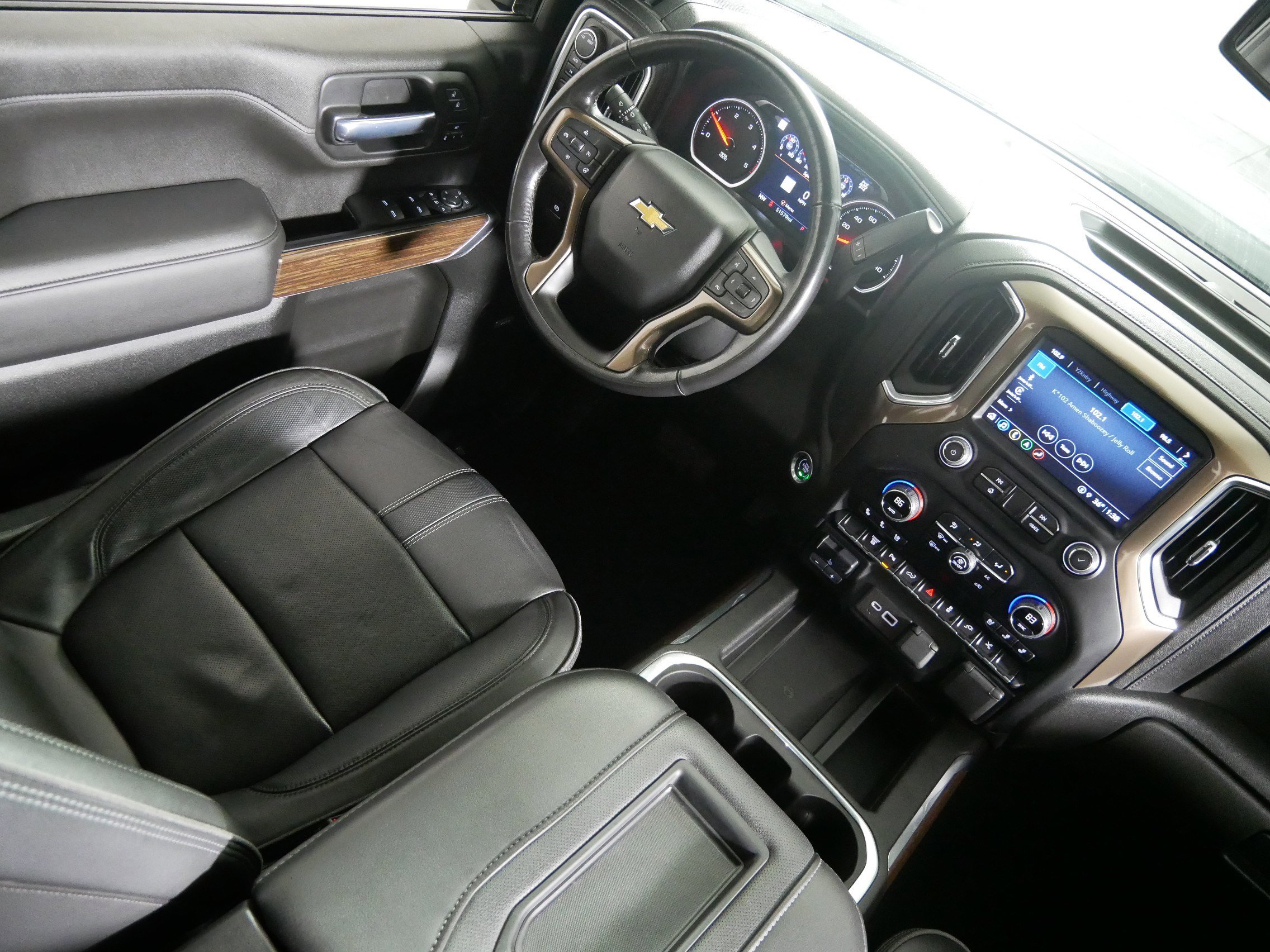 Used 2022 Chevrolet Silverado 3500 High Country image 9