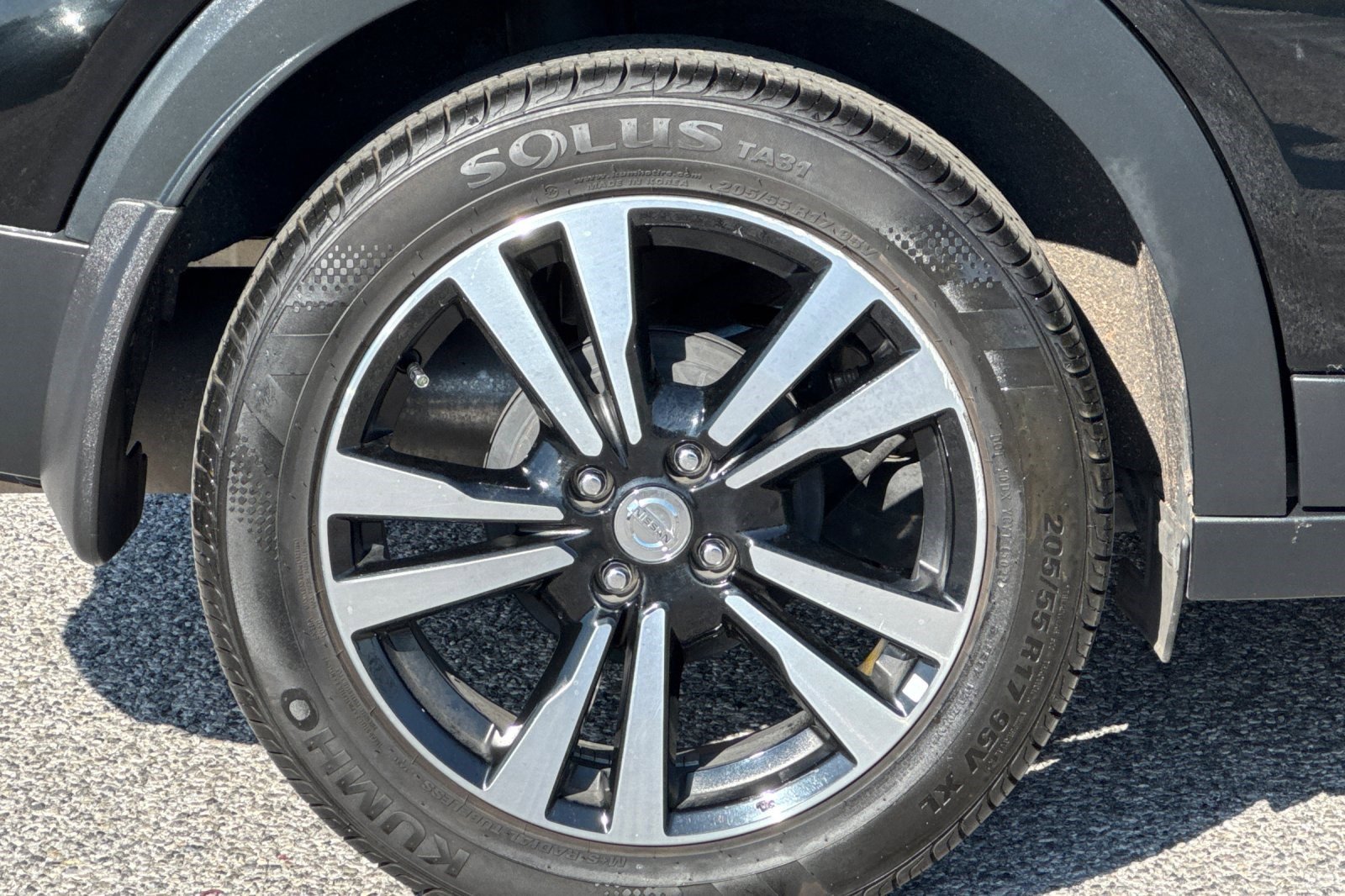 Used 2019 Nissan Kicks SV image 11