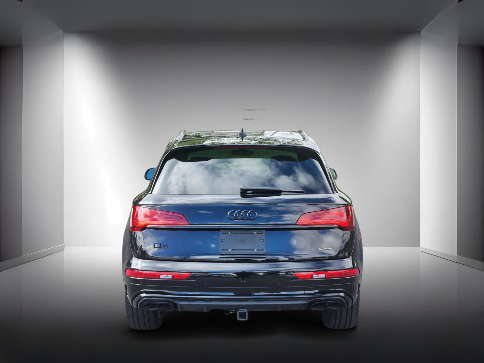 Used 2023 Audi Q5 e Prestige AWD/4WD image 6