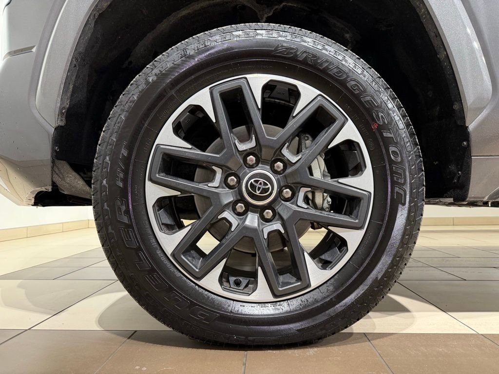 Used 2023 Toyota Tundra Limited image 9