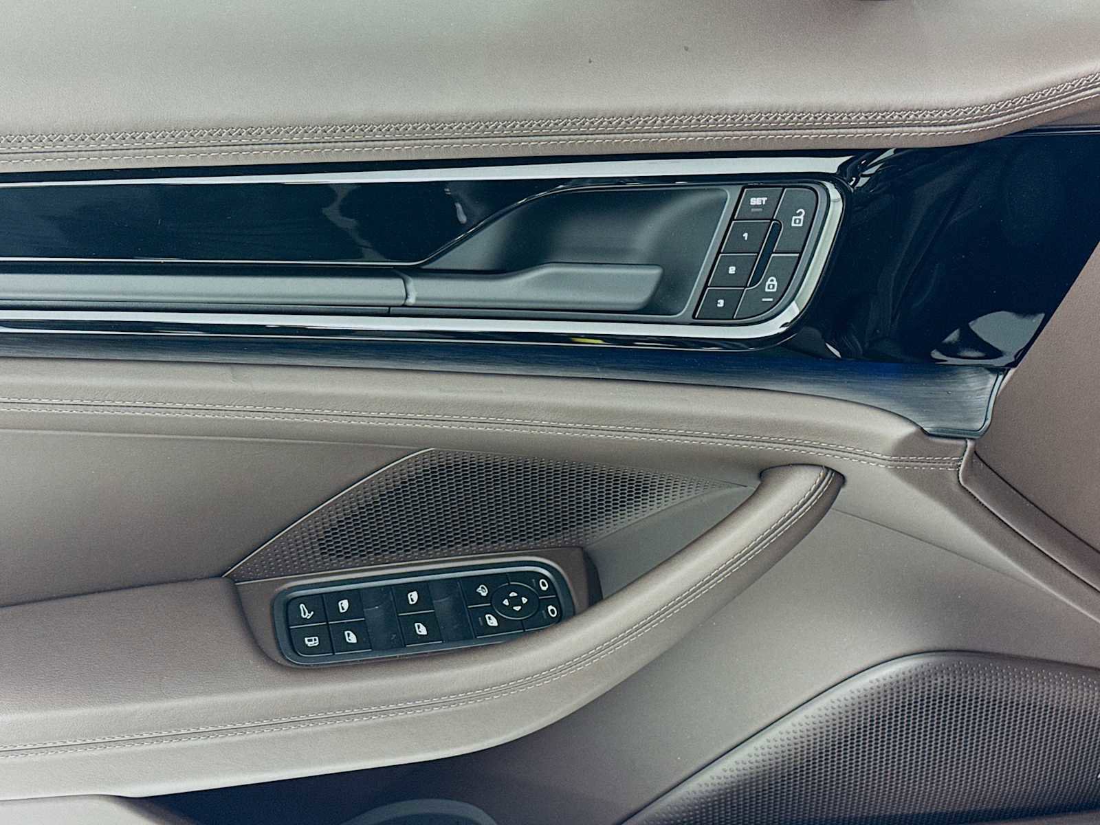 New 2025 Porsche Panamera Turbo image 11