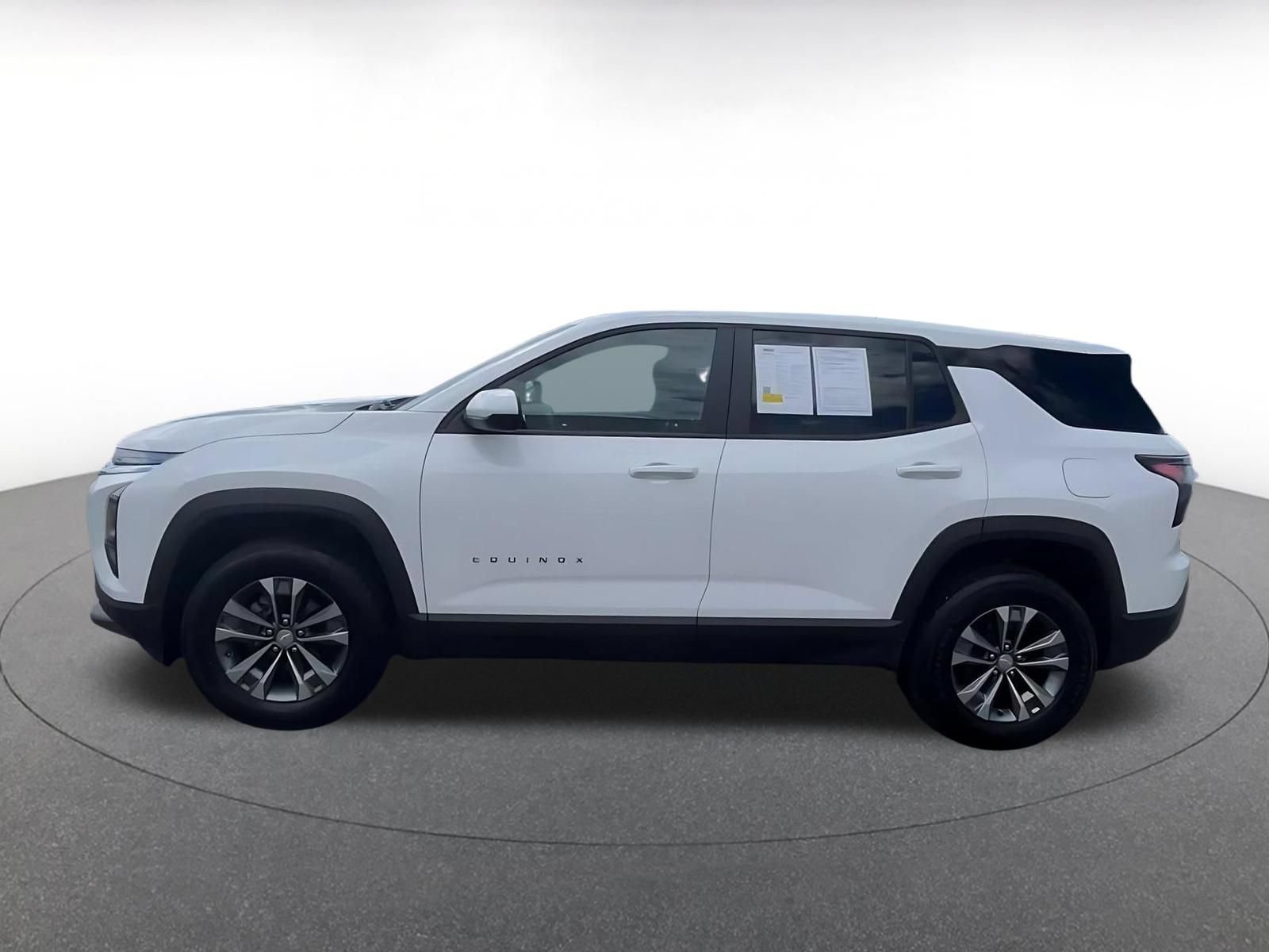 Used 2025 Chevrolet Equinox LT FWD image 8
