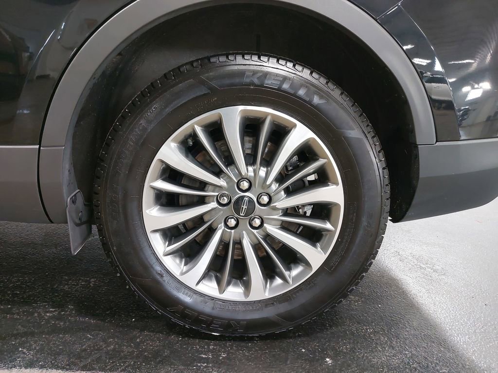 Used 2022 Lincoln Nautilus Reserve image 35