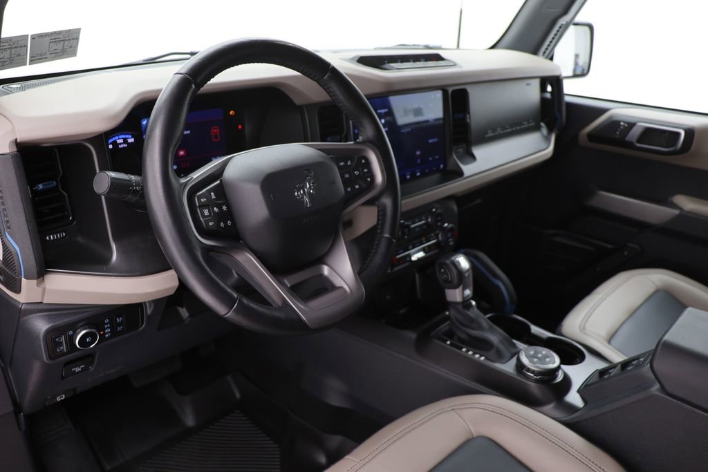 Used 2023 Ford Bronco Wildtrak image 16