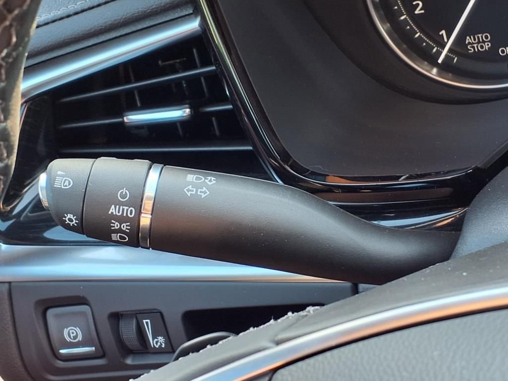 New 2025 Cadillac XT5 Premium Luxury w/ LPO, Floor Liner Package image 18