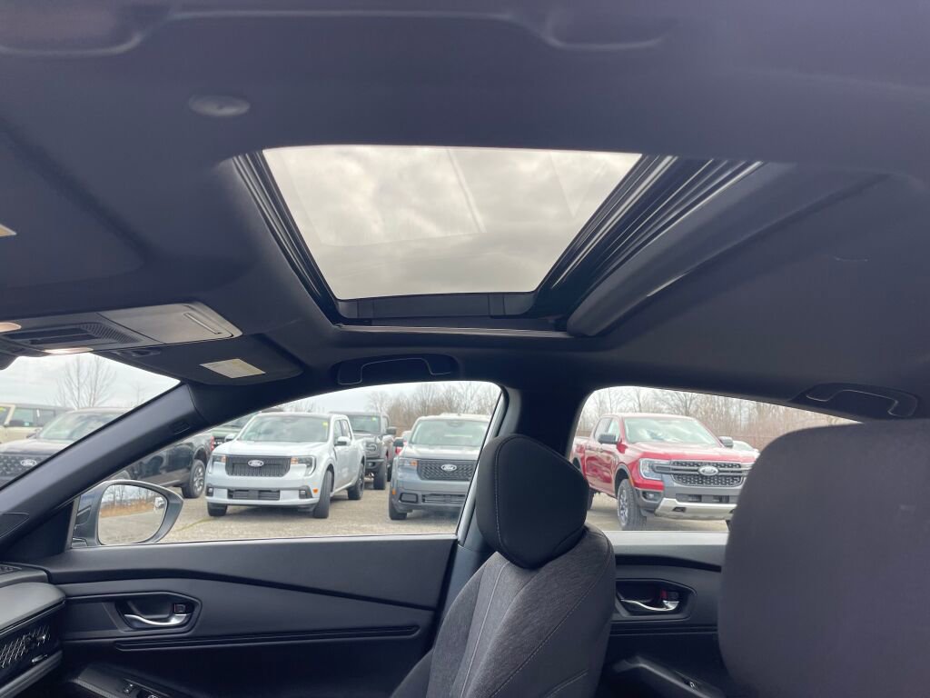 Used 2023 Honda Accord Sport image 9